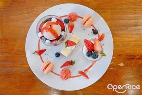 粉紅色拼盤 - 荃灣的Aroma Dessert Cafe