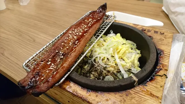 心燒鰻魚石鍋飯