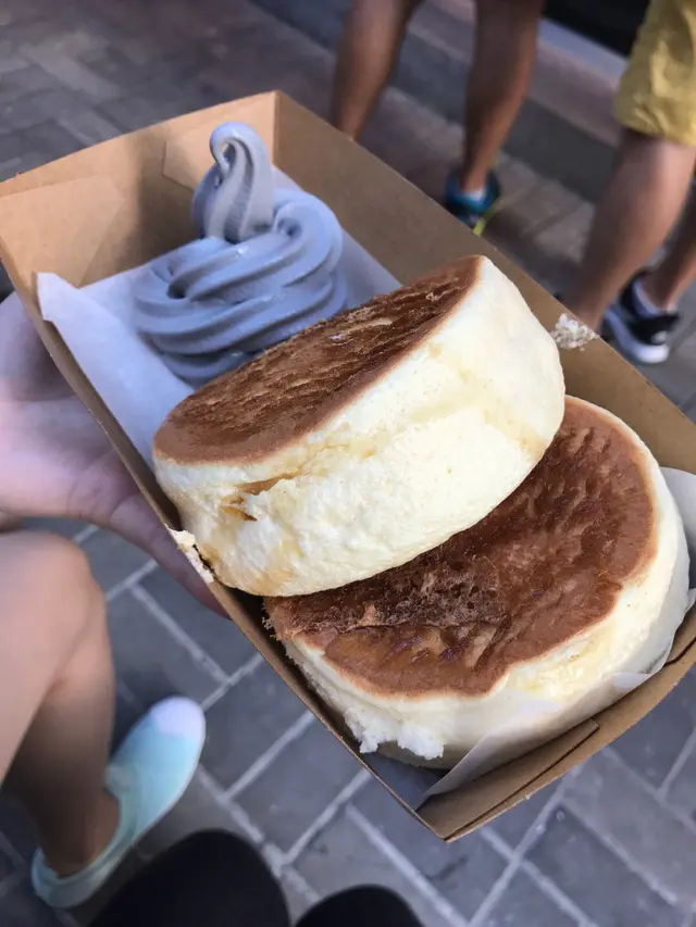 原味pancake 加芝麻雪糕