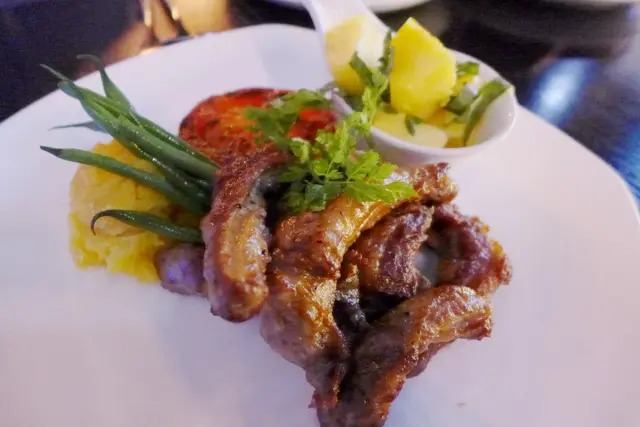 燒西班牙黑毛豬肋肉