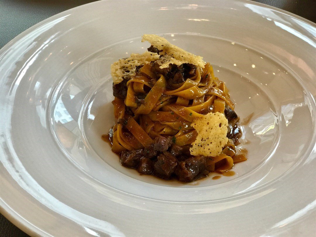 赞好           fettuccine with braised short