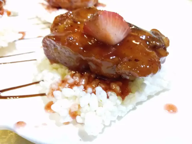 士多啤梨豚肉伴草莓