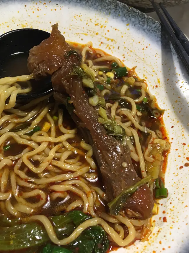 麻辣大塊牛肉麵