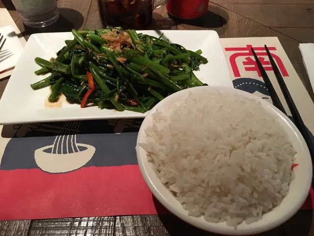 馬拉盞炒通菜, 另加白飯