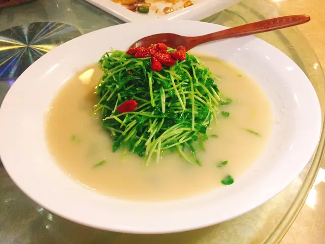 魚湯係用d 雜魚仔煲成