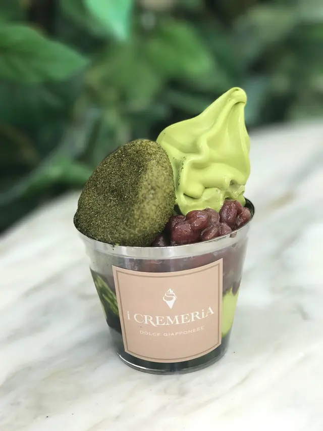 雪糕奶香幼滑，但抹茶味略嫌不夠