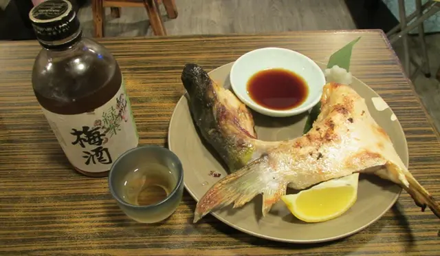 邊吃燒油甘魚鮫邊喝它, 一流！