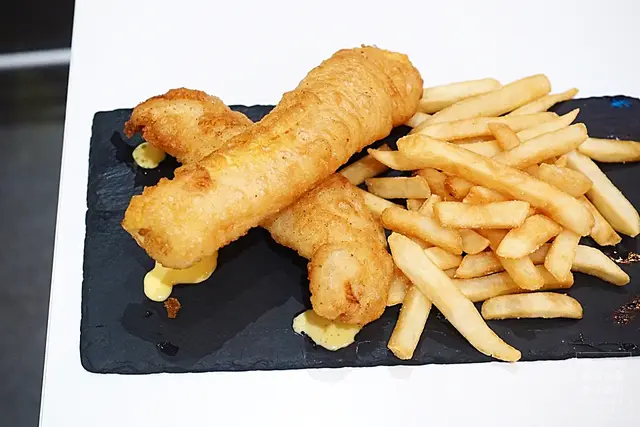 好日特製流心芝士炸魚薯條