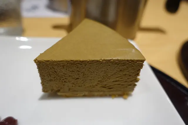 看起來幾挺身，茶味不算好突出，口感軟滑濕潤，剛剛夠甜！