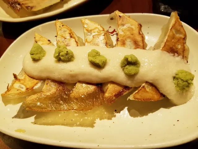 洋蔥餃子配山芋芥末蓉