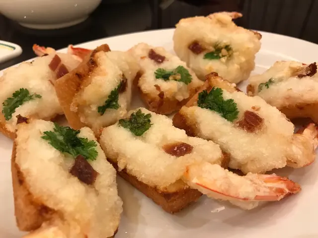 外脆內軟,咬落無油淋淋,有蝦膠亦有一隻大蝦,好足料