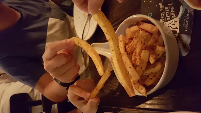 脆香避風塘薯條