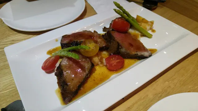 48小時慢煮雪花牛小排