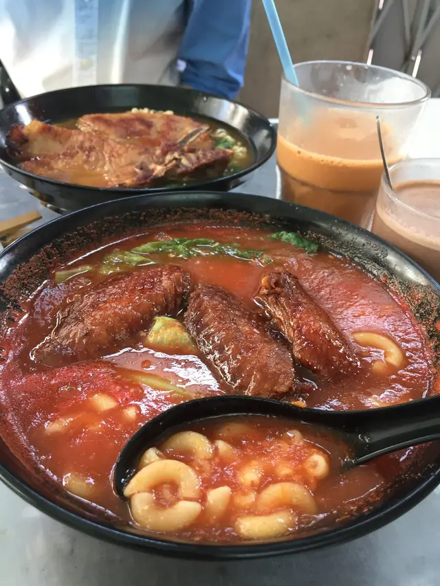 秘製雞翼配通粉轉新鮮蕃茄湯底