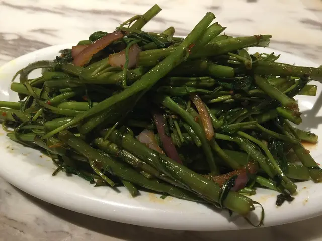 通菜鮮嫩爽脆，微辣惹味。