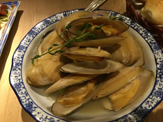 白酒煮紐西蘭刀背蜆