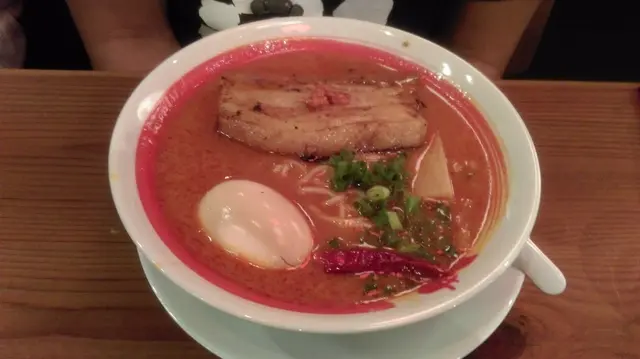 辛辣燒豚肉味玉拉麵