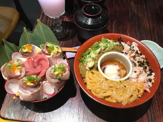 薔薇二段丼