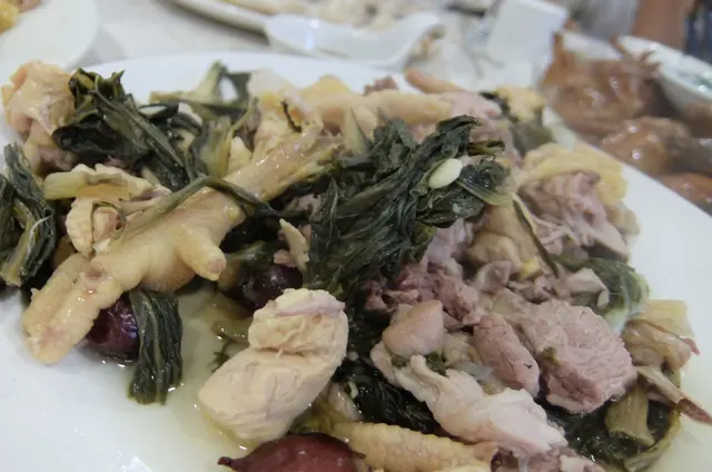 金銀菜燉白肺湯, 燉湯清而味濃, 在美國有錢也買不到的豬肺.