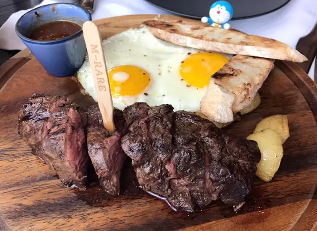 Steak and egg (加$30) - grill hanger steak, 2 sunny eggs, roasted potato. 牛扒軟淋無筋，煎得剛好，蛋同薯仔就正常