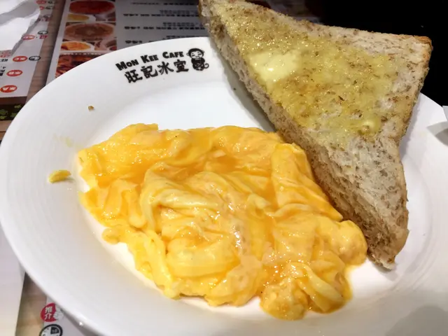 鮮牛油麥包厚多士