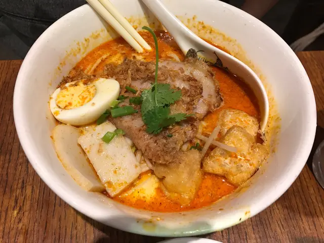 湯底濃郁,豬頸肉很香滑