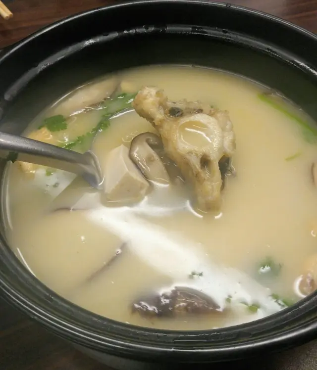 什菌龍骨湯