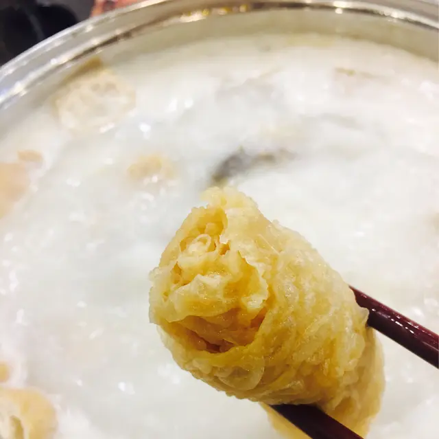 秉持滾湯浸三秒嘅響鈴法則,口感唔夠豐富但吸湯能力高。