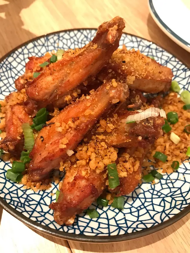 風沙單⻣雞翼