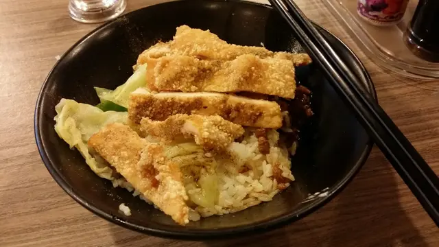 鹽酥雞扒鹵肉飯