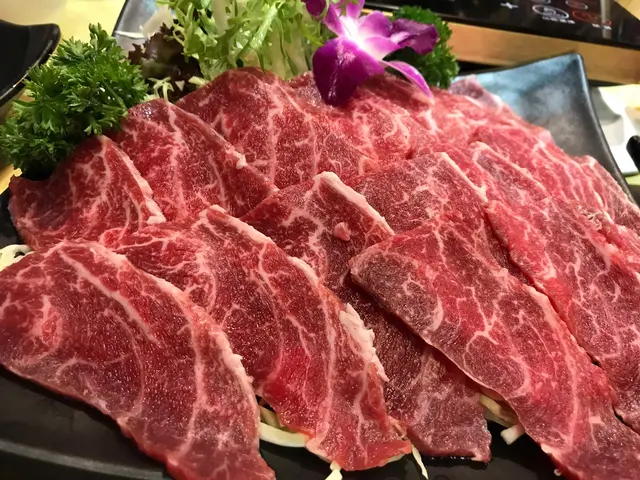 打邊爐點可能無肥牛？雪花紋理好平均，好重牛味食完之後個牛味仲留係口唇邊，終於知道咩叫齒頰留香😂