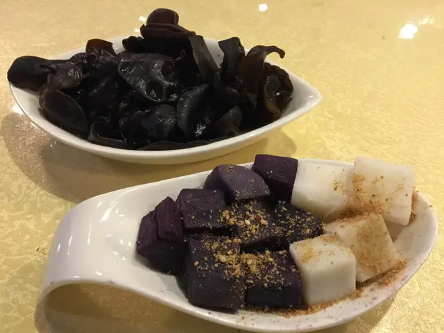 黑木耳爽口,用麻油和醋稍作調味,微酸惹味。