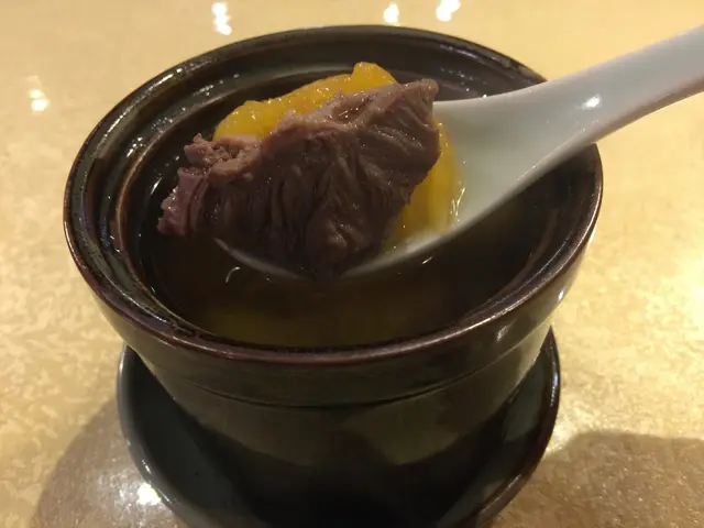 用上黑毛豚肉取代一般豬肉,矜貴得黎,肉味更香濃,
加上哈密瓜的清甜,味道香醇滋潤~