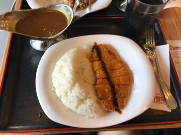 吉列豬扒咖喱飯