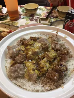 阿拉斯加长脚蟹膏排骨煲仔饭