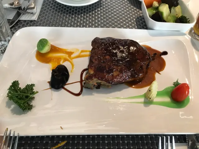 擺盤很靚，但味道麻麻，一切就散開晒