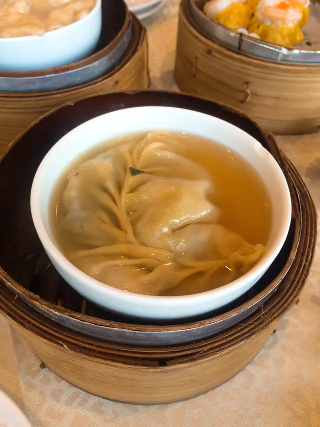 蟹柳蝦球灌湯餃