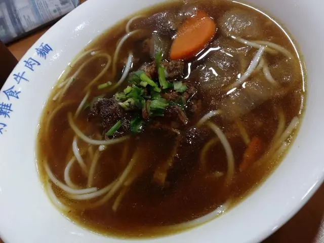 整體份量少. 湯稀得黎好重味精, 食完不斷飲水...第一次飲咁多水!肉只有兩件.