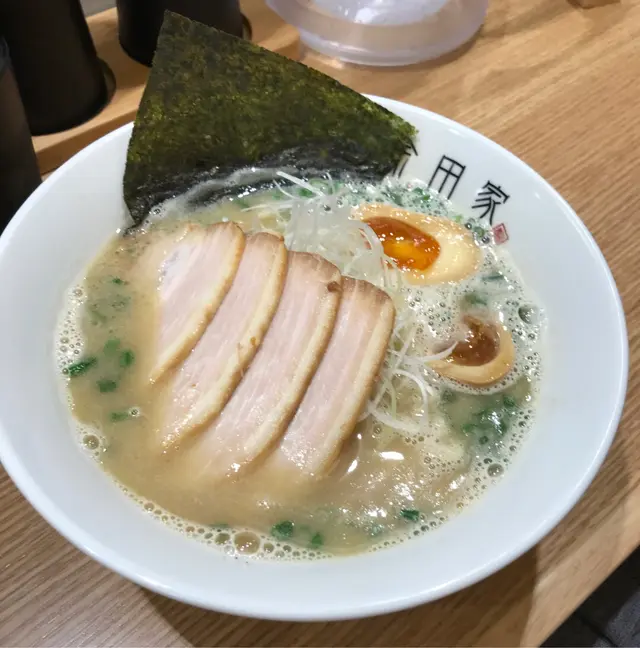 雞湯味濃郁，溏心蛋