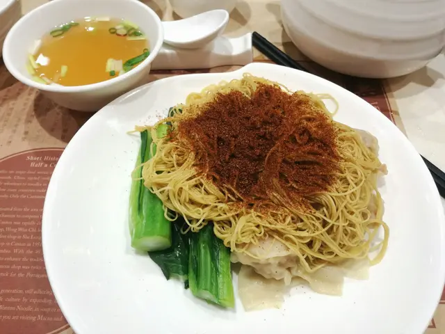 雲吞蝦子撈麵