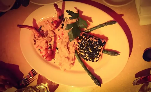 香草三文魚拼檸檬蒜香大蝦