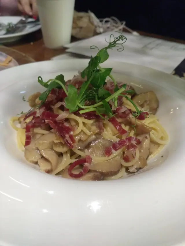 香草黑毛豬火腿牛肝菌意粉