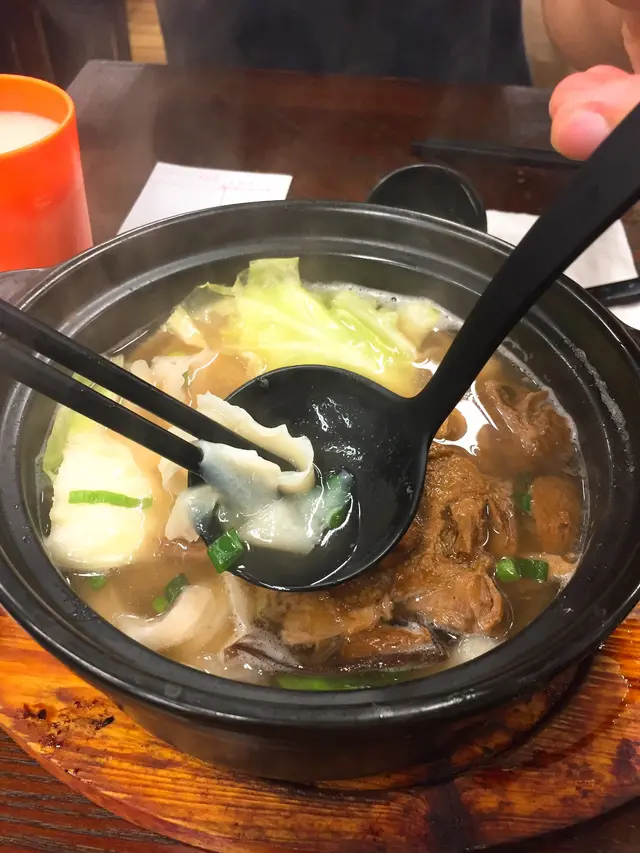 豬軟骨刀削麵