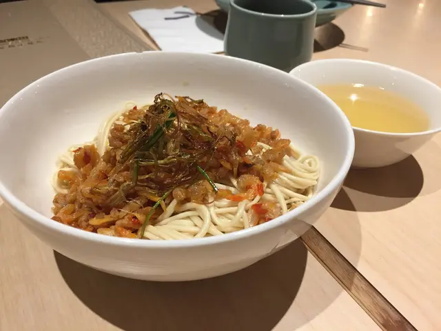 開洋蔥油乾撈拉麵