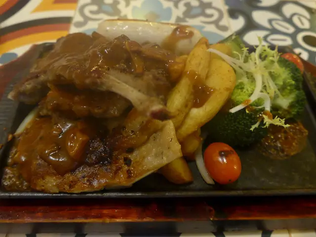 冰室雜錦鐵板燒(牛柳、羊扒、雞扒、德國腸)