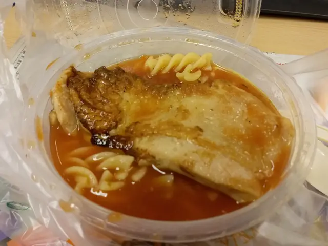 雞扒蕃茄湯螺絲粉