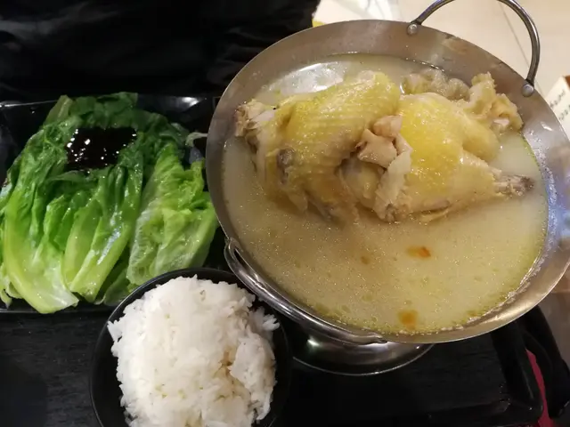 花膠響螺雞煲翅加飯