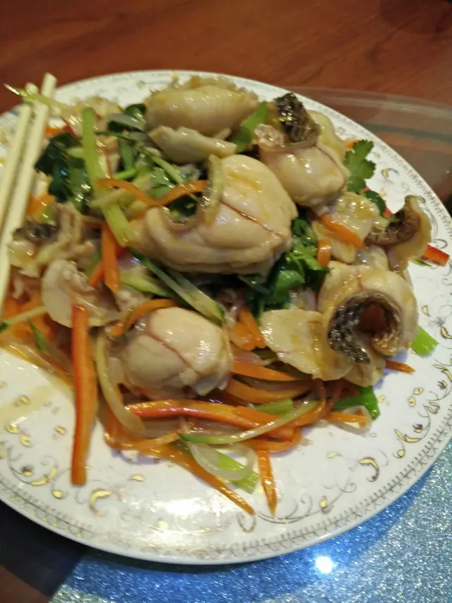 特色生魚片捞起