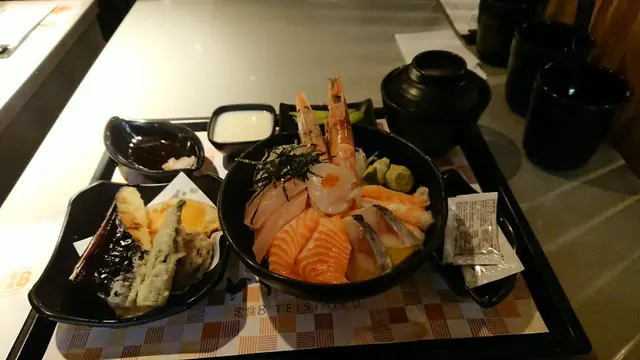 特上盛海景丼