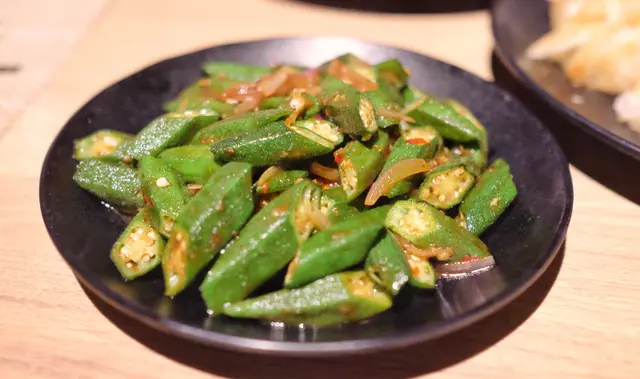 Sambal balachan ladies' fingers